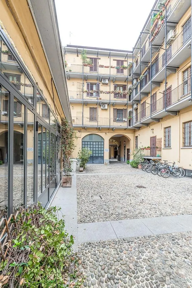 La Corte Dei Navigli Milán 0*,