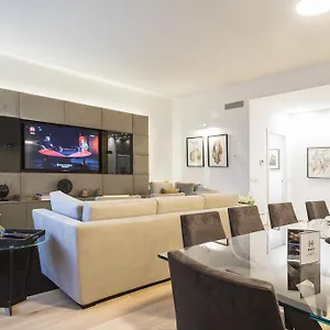 Hemeras Boutique Homes - Super Central Luxury Милан
